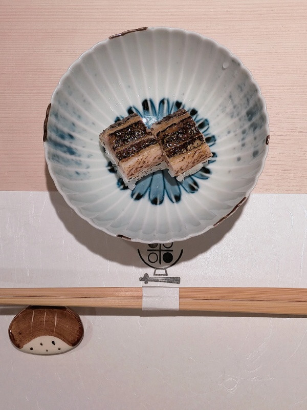 三田駅前で秋刀魚の炙り寿司を「三田市で秋刀魚の炙り寿司を食べるならおととごはん味保へ」